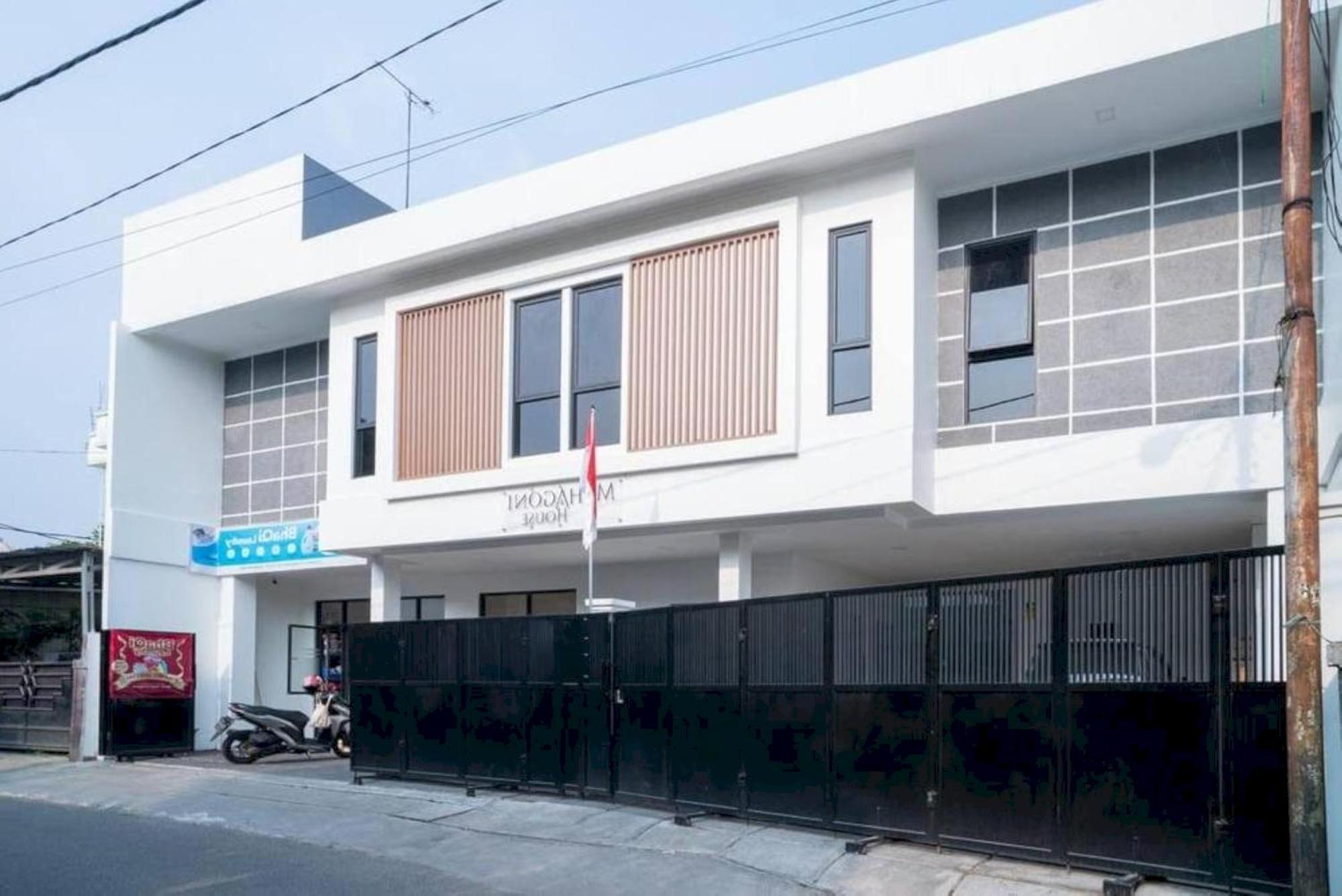 Oyo 94143 Mahagoni House Syariah Ξενοδοχείο Μπογκόρ Εξωτερικό φωτογραφία