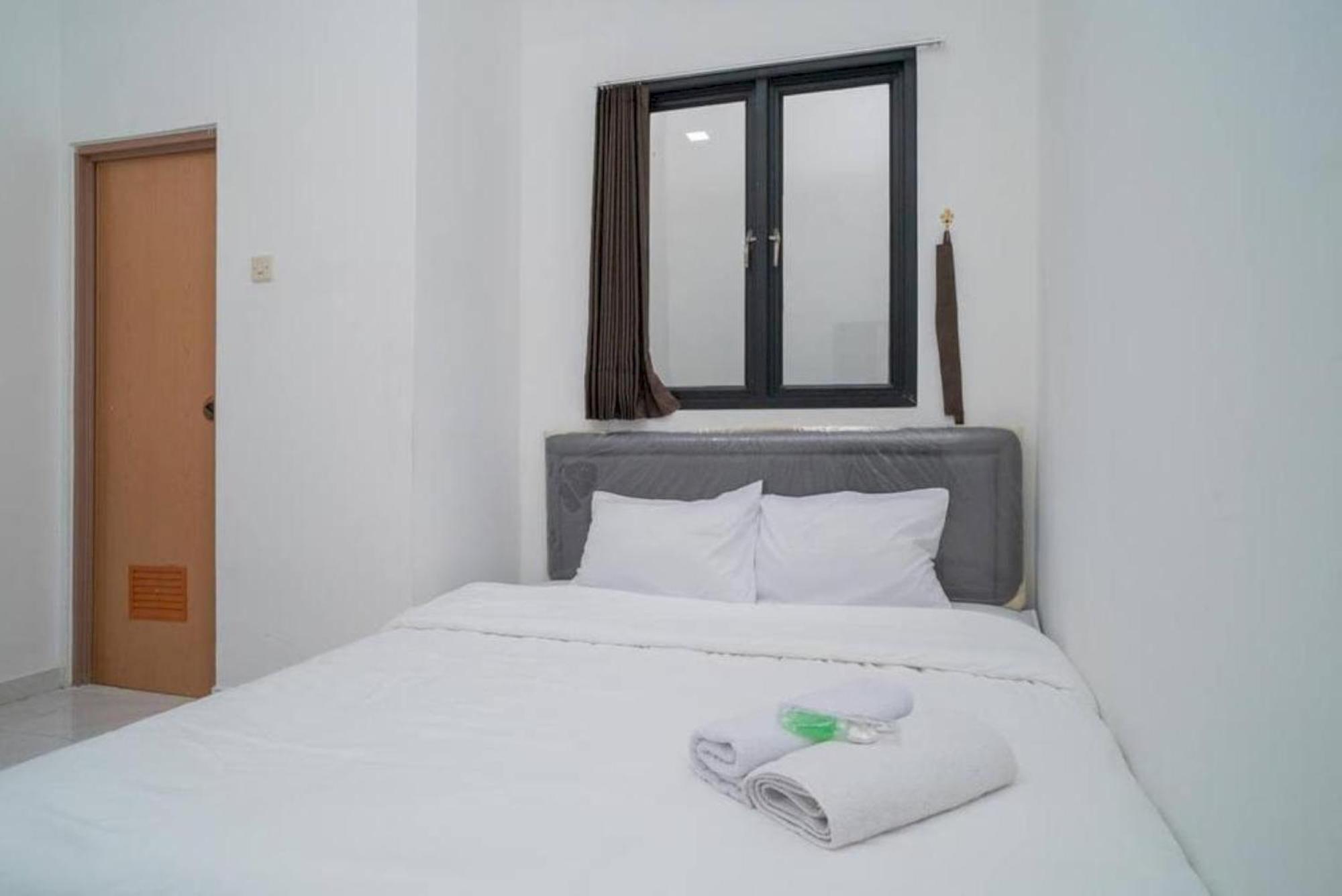 Oyo 94143 Mahagoni House Syariah Ξενοδοχείο Μπογκόρ Εξωτερικό φωτογραφία