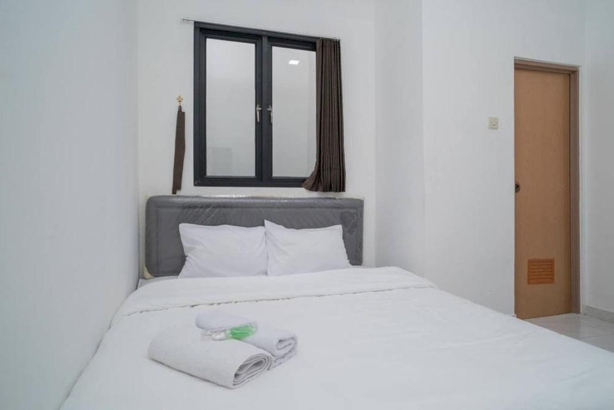 Oyo 94143 Mahagoni House Syariah Ξενοδοχείο Μπογκόρ Εξωτερικό φωτογραφία