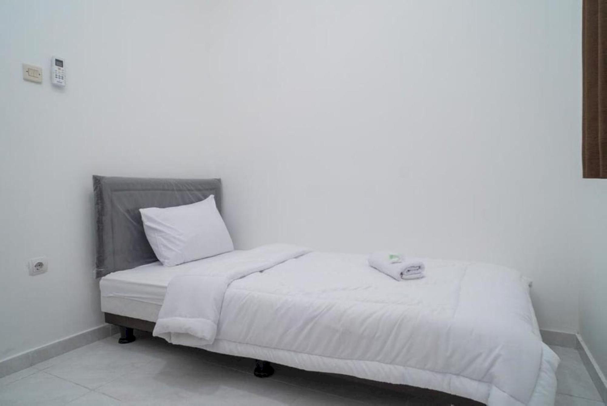 Oyo 94143 Mahagoni House Syariah Ξενοδοχείο Μπογκόρ Εξωτερικό φωτογραφία